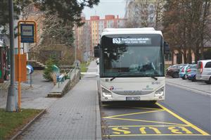 Před koncem roku začal zkušební provoz autobusových linek, které mají částečně nahradit plnohodnotnou MHD.
