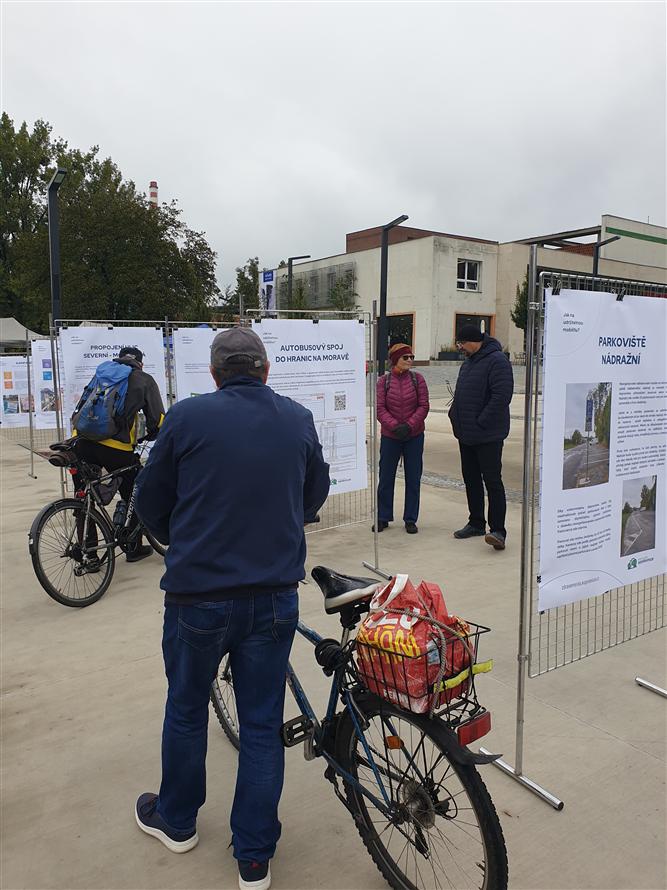 Výstava udržitelné mobility na farmářském trhu, září 6