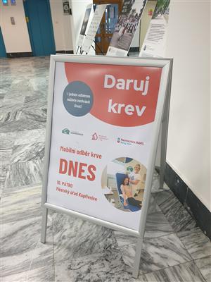 Daruj krev se Zdravým městem Kopřivnice - mobilní odběrový tým na radnici, říjen 12