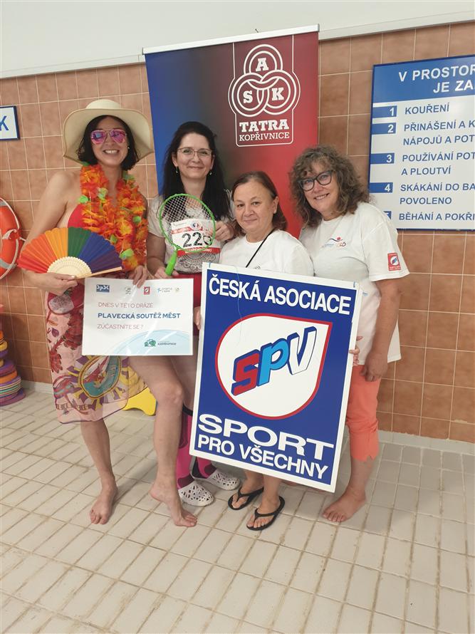 Plavecká soutěž měst se soutěží o nej kostým 11