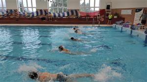 Plavecká soutěž měst se soutěží o nej kostým 3