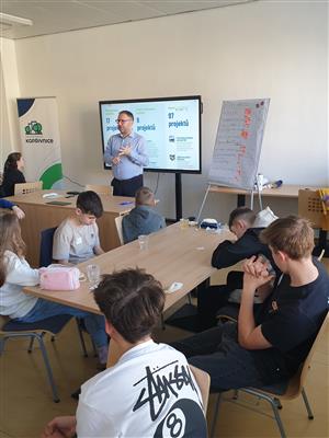 Školní fórum ZŠ 17. listopadu 12 12