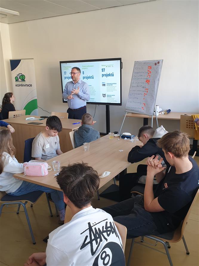 Školní fórum ZŠ 17. listopadu 12 12