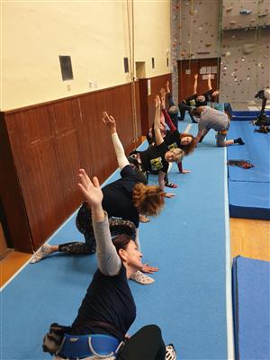 Do práce na kole - V triku na stěnu 2