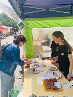 Fairtradový stan na květnovém farmářském trhu 19