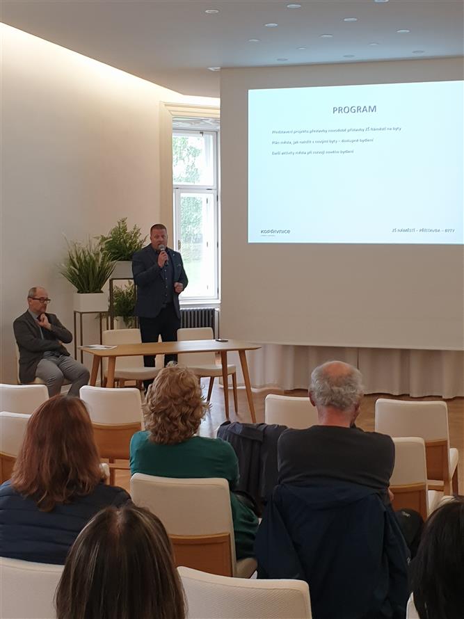 Veřejné projednání Rekonstrukce přístavby ZŠ Náměstí na byty 4