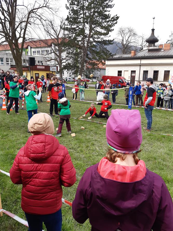 Den Země v Sadu E. Beneše