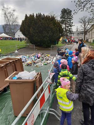 Den Země v Sadu E. Beneše