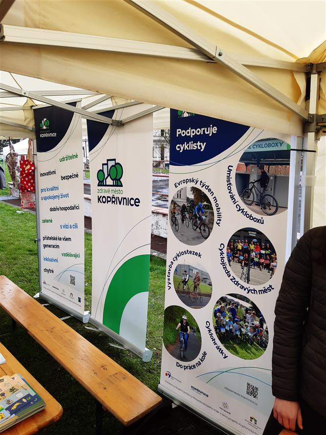 Den Země v Sadu E. Beneše