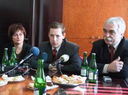 Poprvé v Kopřivnici zazněly z úst předsedy vlády a ČSSD omluvná slova za výroky, které pronesl během aféry kolem svého bytu a podnikání své ženy.<br/>
FOTO: DAVID MACHÁČEK