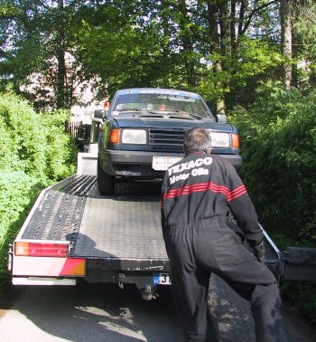 Minulou sobotu bylo zlikvidováno sedmnáct starých vozů z Kopřivnice a místních částí. Majitelé se svých vysloužilých aut zbavili zcela zdarma.<br/>
FOTO: DANA HOĎÁKOVÁ
