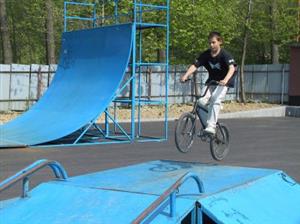 Na jaře otevřený nový skatepark v Kopřivnici má, zdá se, mnoho nedostatků, stěžují si uživatelé stejně jako provozovatelé areálu.<br/>
FOTO: DAVID MACHÁČEK