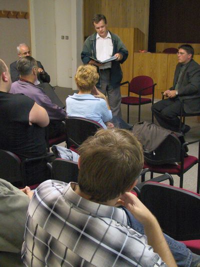 Diskutovat s představiteli města k připravované vyhlášce o placeném parkování v centru města přišlo jen pár občanů.<br/>                                                                                    
FOTO: DAVID MACHÁČEK
