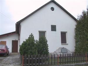 Prostory rodného domu nejslavnějšího ženklavského rodáka Kristiána Davida budou po ukončení rekonstrukce sloužit jako základna místnímu klubu důchodců.<br/>                              
FOTO: DAVID MACHÁČEK
