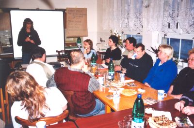 Plánovací odpoledne do Domu s pečovatelskou službou v Petřvaldíku přilákalo 23 obyvatel. Náplní setkání bylo vybudování kulturně-společenského areálu u tzv. „hasičárny“.<br/>              
FOTO: MILAN KAŠA
