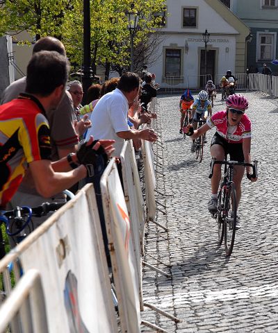 Jako první do štramberského cíle úvodní etapy dvacátého ročníku ženského cyklistického závodu Gracia - Orlová dojela Němka Judith Arndtová z profistáje T-Mobile.<br/>           
FOTO: DAVID MACHÁČEK
