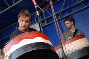 Frufru byla jednou z kapel, která bavila Kopřivničany během letního slunovratu. Evropský svátek hudby připadající na toto datum však příliš netáhl, roli asi sehrálo i počasí.<br/>       
FOTO: DAVID MACHÁČEK
