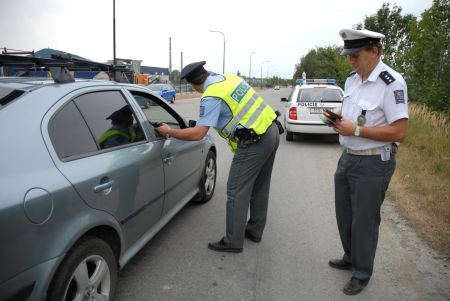 Možnost srovnání údajů z tachometrů svých vozů s hodnotami naměřenými policejním radarem využily stovky řidičů.<br/>          
FOTO: DAVID MACHÁČEK
