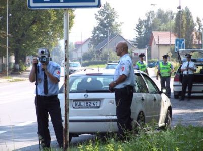 Strážníky městské policie s policisty je často vidět na společných akcí. Podle některých politiků by se akce měly konat častěji.<br/>                                                                     
FOTO: DANA HOĎÁKOVÁ
