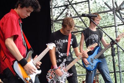 Skupina Burnout bavila na Odzvonění prázdninám nejen své vrstevníky, ale také generaci svých rodičů a prarodičů.<br/>            
FOTO: DAVID MACHÁČEK
