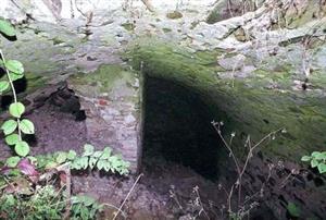 Zbytky sklepení hradu Konary v Polsku.<br/>              
FOTO: ARCHIV
