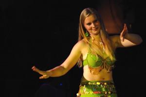 Velký sál kulturního domu se minulý týden v pátek proměnil v orientální tančírnu. Druhý ročník Orient Show lákal jak publikum, tak vystupující.<br/>                                               
FOTO: DAVID MACHÁČEK
