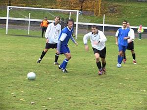 V místním derby se kopřivnickým fotbalistům podařilo porazit houževnatý štramberský tým zejména kvalitní hrou ve středu pole a v obraně.<br/>                                                    
FOTO: ONDŘEJ ZAPLETAL
