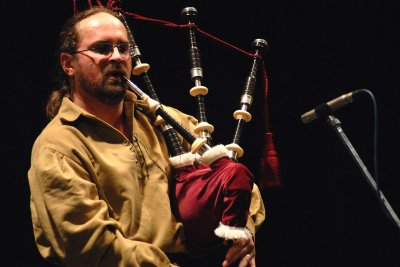 Václav Rout a jeho skotské dudy byli k vidění na oslavách svátku irského patrona svatého Patrika.<br /> FOTO: DAVID  MACHÁČEK