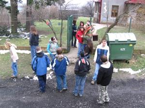 Dětští zastupitelé na Kletné většinu času věnovali plánování své další činnosti v budově, ale nezbytný čas trávili i při aktivitách venku.<br/>                                                                            
FOTO: ARCHIV
