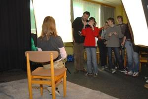 Pod dohledem odborníka si žáci mohli vyzkoušet i práci v profesionálním portrétním studiu.<br/>FOTO: DAVID MACHÁČEK