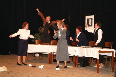 V pátek třináctého dubna vyvrcholila Štramberská přehlídka amatérských divadelních souborů závěrečným galavečerem a udílením cen.<br/>                                                   
FOTO: BOHDAN WOJKOVSKÝ
