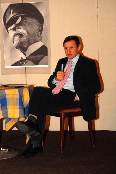 Vicepremiér a předseda KDU-ČSL byl jediným z pozvaných zástupců nejvyšších pater politiky, který dorazil na masarykovskou diskuzi o médiích.<br/>                                        
FOTO: DAVID MACHÁČEK
