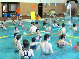 Sportovní zápolení Dětského centra a Kopretiny pod vedením Klubu vodních sportů Skokan se setkalo jako každý rok s ohromným ohlasem.<br/>                        
FOTO: ILONA HOFFMANNOVÁ
