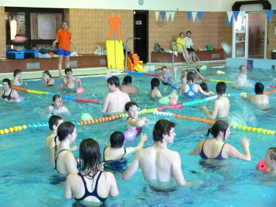 Sportovní zápolení Dětského centra a Kopretiny pod vedením Klubu vodních sportů Skokan se setkalo jako každý rok s ohromným ohlasem.<br/>                        
FOTO: ILONA HOFFMANNOVÁ
