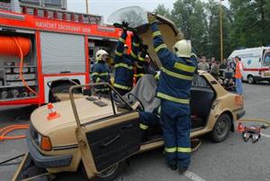 System.Linq.Enumerable+<TakeIterator>d__25`1[System.Char]