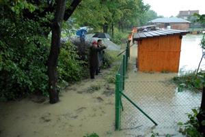 Přestože řeky a potoky nakonec svá koryta neopustily, škody páchala voda stékající po dlouhotrvajících deštích z polí. <br/>FOTO: DAVID MACHÁČEK
