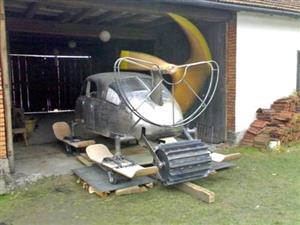 Loňská zima nepřála ani testování aerosaní. Pracovníci Ecorry tak alespoň zkoušeli vůli technického unikátu k pohybu na speciálních kolečkách.<br/>
FOTO: DAVID MACHÁČEK
