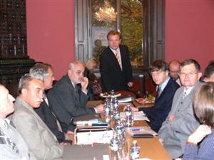 Členové Komise pro strategický rozvoj se minulý týden sešli, aby udělali poslední úpravy ve Strategickém plánu města na patnáctileté období.<br/>
FOTO: DANA HOĎÁKOVÁ
