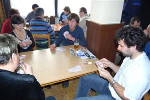 Třetí ročník karetního turnaje ve hře Štramberský vůl přilákal do restaurace na Libotíně celkem devatenáct dvojic.<br/>                                                              
FOTO: ONDŘEJ ZAPLETAL
