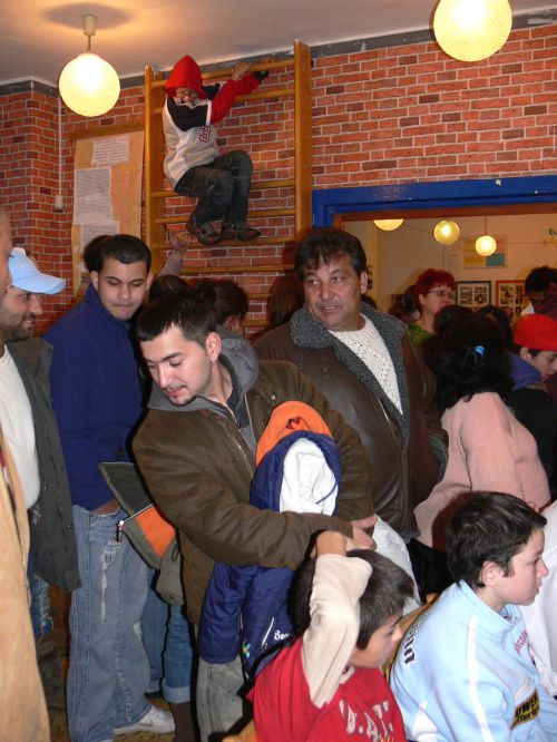 Desáté výročí otevření Klubu Kamarád spojené s odhalením keramického loga, oceněním dobrovolníků a kulturním programem se těšilo přízni klientů a jejich rodičů.               <br/>
FOTO: ILONA MAZALOVÁ
