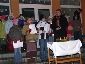 Přehlídka adventních zvyků v podání žáků Základní školy v Lubině sklidila mezi rodiči a příznivci školy zasloužený úspěch. <br/>                                                                            
FOTO: ILONA MAZALOVÁ
