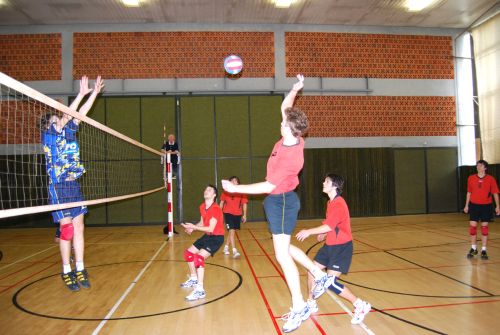 V kopřivnickém derby krajského přeboru juniorů na sebe narazily týmy A a B, které se rozešly s nerozhodným výsledkem.<br/>                                                                             
FOTO: ONDŘEJ ZAPLETAL
