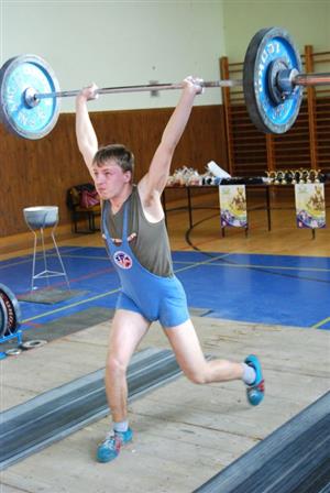 Domácí borec Daniel Socha na Velké ceně Kopřivnice ve vzpírání obsadil druhé místo, když v trhu vzepřel 53 kg a v nadhozu přidal 70 kg. Více na straně 8.<br/>                            
FOTO: ONDŘEJ ZAPLETAL
