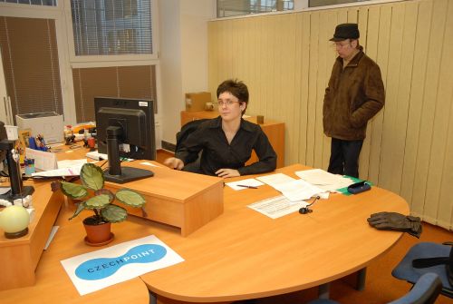 System.Linq.Enumerable+<TakeIterator>d__25`1[System.Char]