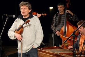 System.Linq.Enumerable+<TakeIterator>d__25`1[System.Char]