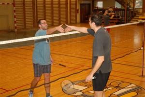 O poháry ani tituly při badmintonovém turnaji rekreačních hráčů nešlo. Všichni se na tradiční akci sešli hlavně pro požitek ze hry.<br/>                                                                       
FOTO: DAVID MACHÁČEK
