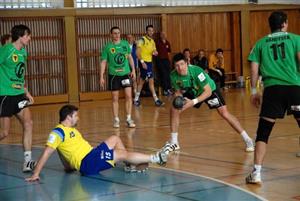 Vedoucí celek extraligy házené HC Zubří porazil kopřivnické muže na jejich domácím kolbišti. Zřejmě jim pomohl také diskutabilní výkon rozhodčích.<br/>                                     
FOTO: DAVID MACHÁČEK
