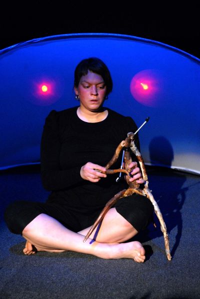 Královéhradecké Dno a jejich originální Lapohádky získaly na letošní Kopřivě cenu za umělecký přínos, diváci dali přednost improvizační Vizitě.<br/>                                        
FOTO: DAVID MACHÁČEK
