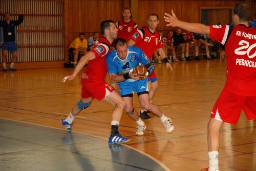 Nedělní zápas s Bystřicí pod Hostýnem byl pro domácí dramatem se šťastným koncem. Nakonec  vybojovali vítězství a tím i devátou příčku v tabulce.                             <br/>
FOTO: DAVID MACHÁČEK
