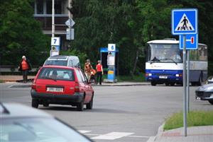 Provizorní autobusová nástupiště jsou vybudována na ulici Nádražní i Štefánikově, kde budou až do konce října, kdy bude dokončena výstavba nového nádraží.                        <br/>
FOTO: DAVID MACHÁČEK
